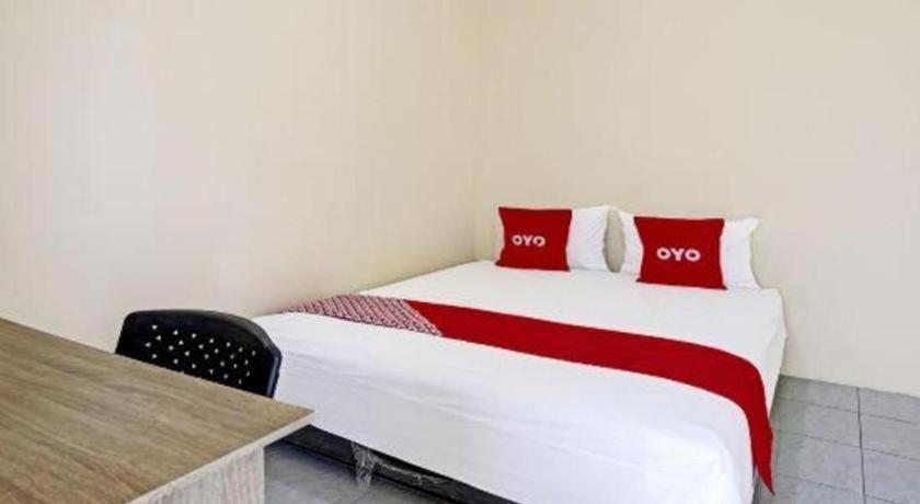Hotel Oyo 3285 Wonoayu Syariah 2*