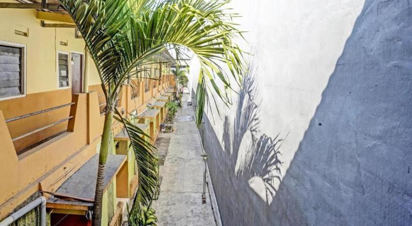Hotel Oyo 3285 Wonoayu Syariah 2*