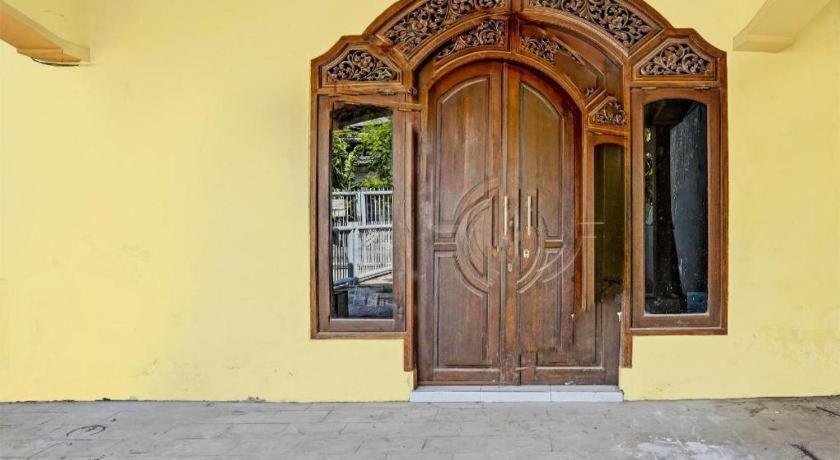Oyo 3285 Wonoayu Syariah Hotel 2*